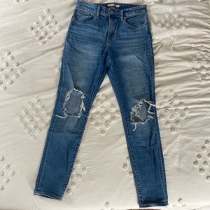 Levi’s 721 ripped leg skinny jeans